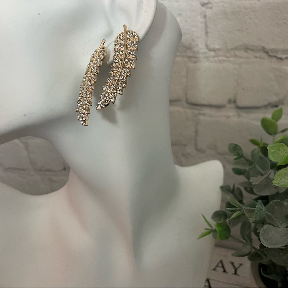 Rhinestone And Gold Leaf Style Drop Fashion Jewelry - Picture 6 of 7